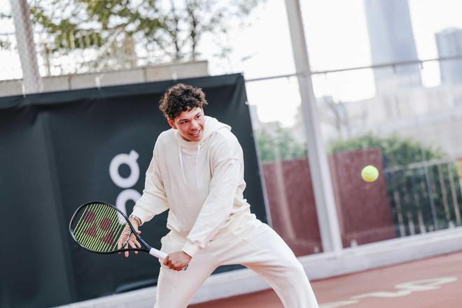 它通常由多 它通常由多